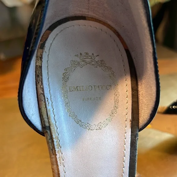 Emilio Pucci Open Toe Heels in Black Patent Leather - Picture 10 of 15